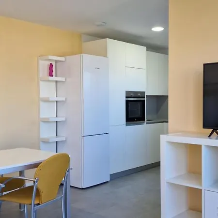 Vivienda Cerca Del Mar. Lejlighed