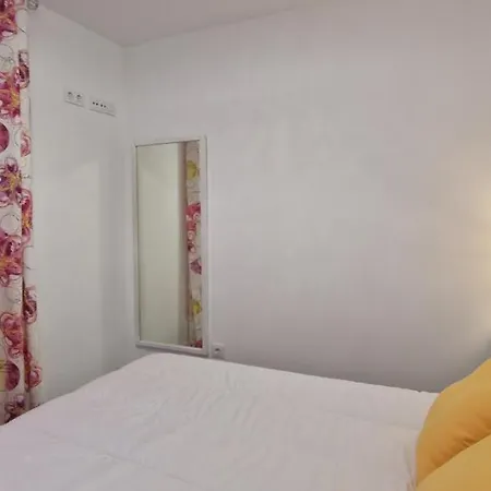Vivienda Cerca Del Mar. *